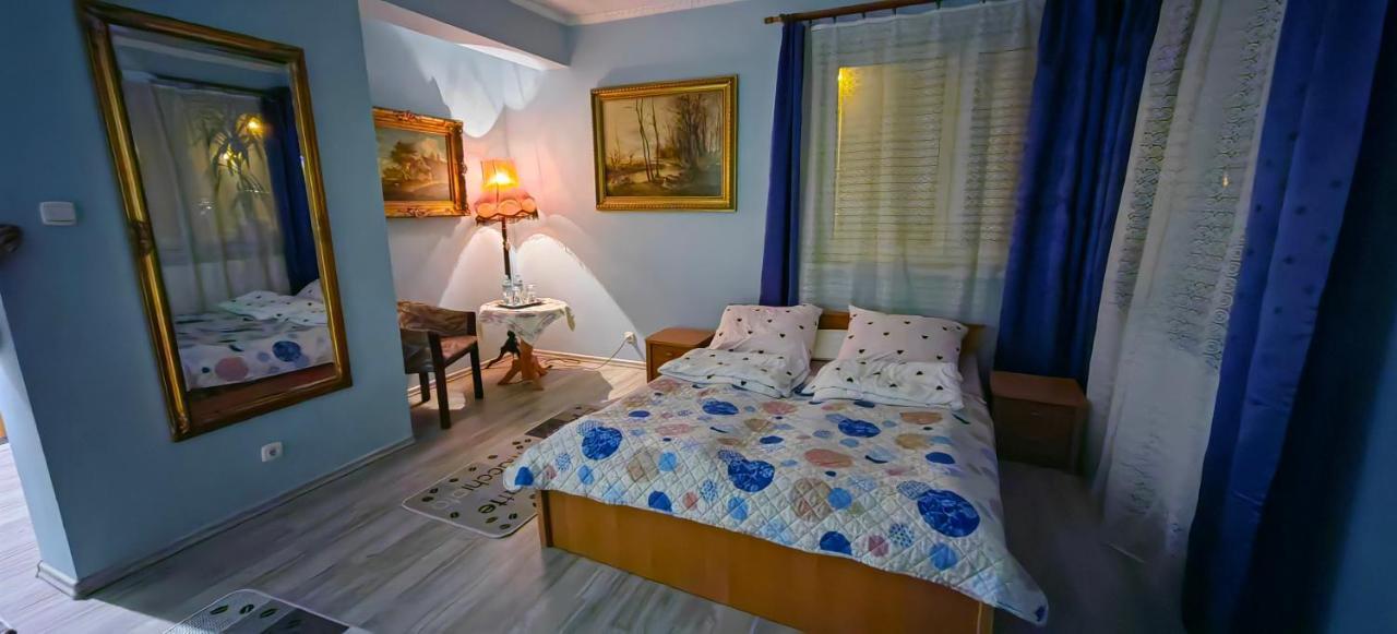 Hotelowe Pokoje J.Bukowiecka Tuszyn Ngoại thất bức ảnh
